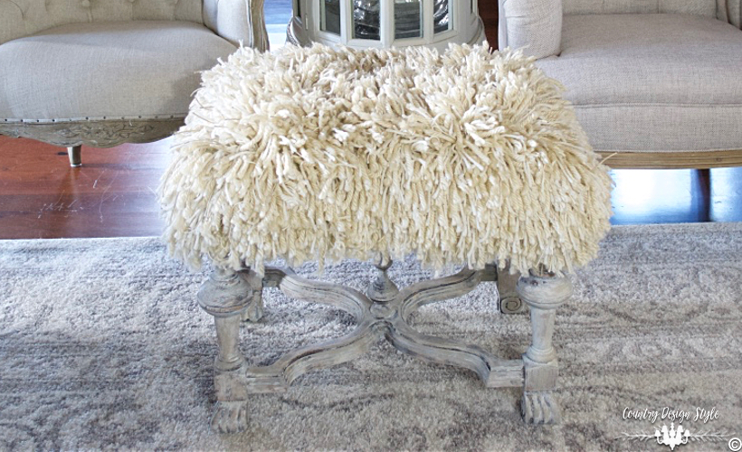 shaggy-ottoman-country-design-style-countrydesignstyle-com