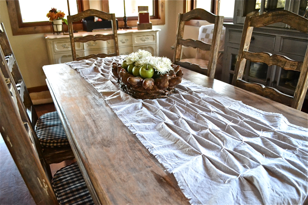 Smocked Table Runner Country Design Style-3