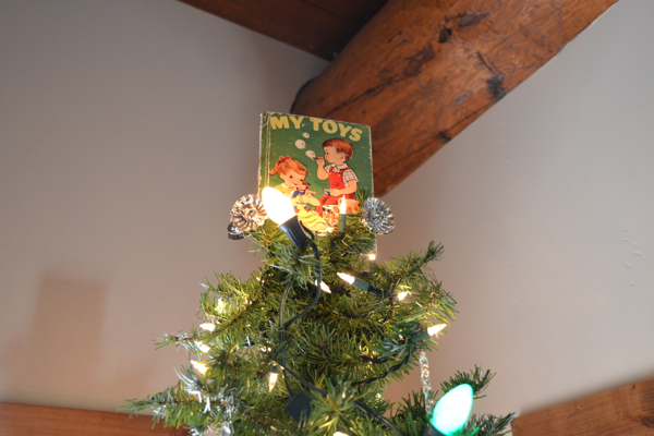 12 Days of Christmas Book Tree Topper