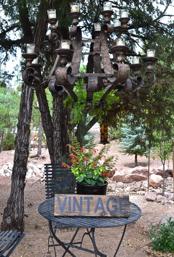 Vintage-ourdoor-sign-country-design-style