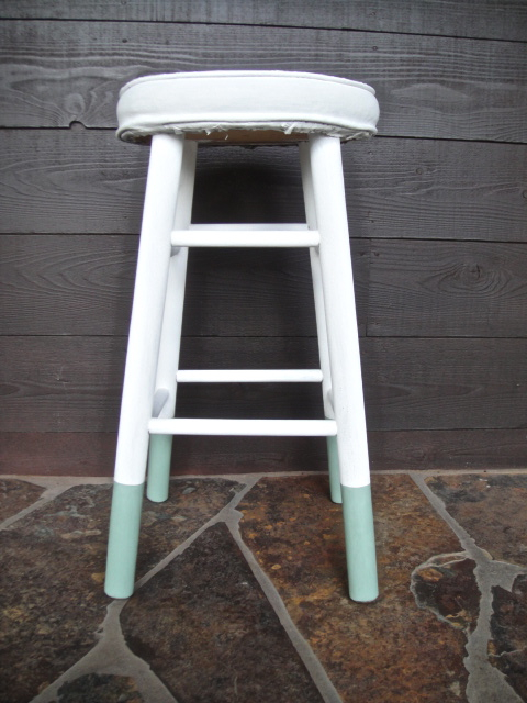Woven-duct-tape-stool-country-design-style-4-done