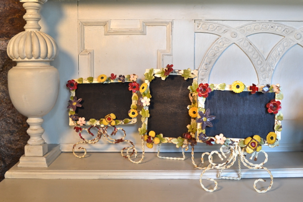 metal flower chalkboards http://countrydesignstyle.com #metalflowerchalkboards