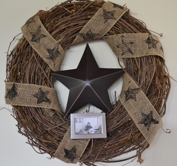 june wreath with stars http://countrydesignstyle.com #wreathwithstars