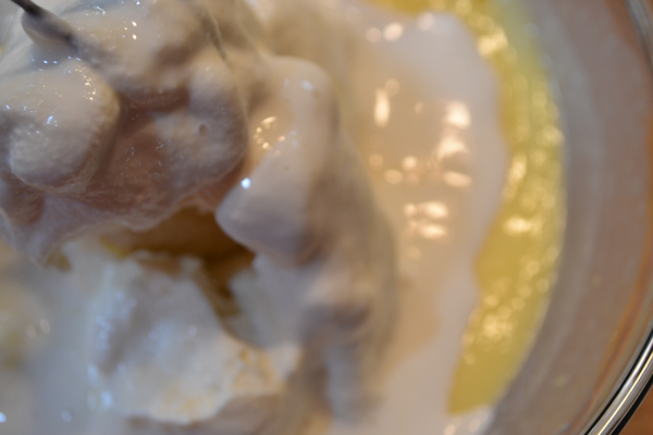 ice cream dumped into pudding http://countrydesignstyle.com #recipe #summerdessert #strawberries