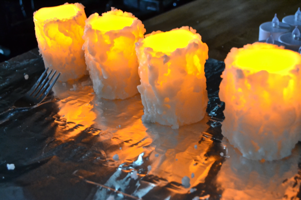 Second layer of wax http://countrydesignstyle.com #batterycandles #candles #lighting