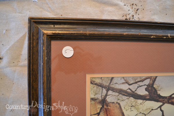 thrift shop frame http://countrydesignstyle.com #chalkboard #thriftydecorating