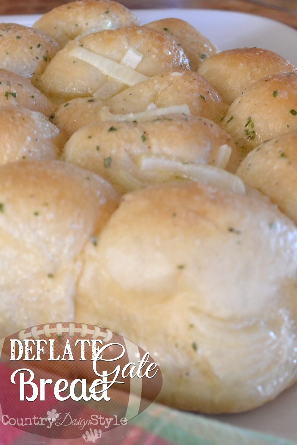 Want some yummy bread to go with your super bowl feast? This is buttery and easy! https://countrydesignstyle.com