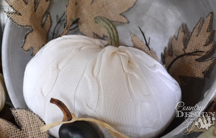 fall-vignette-country-design-style-www.countrydesignstyle.com-sweater-pumpkin