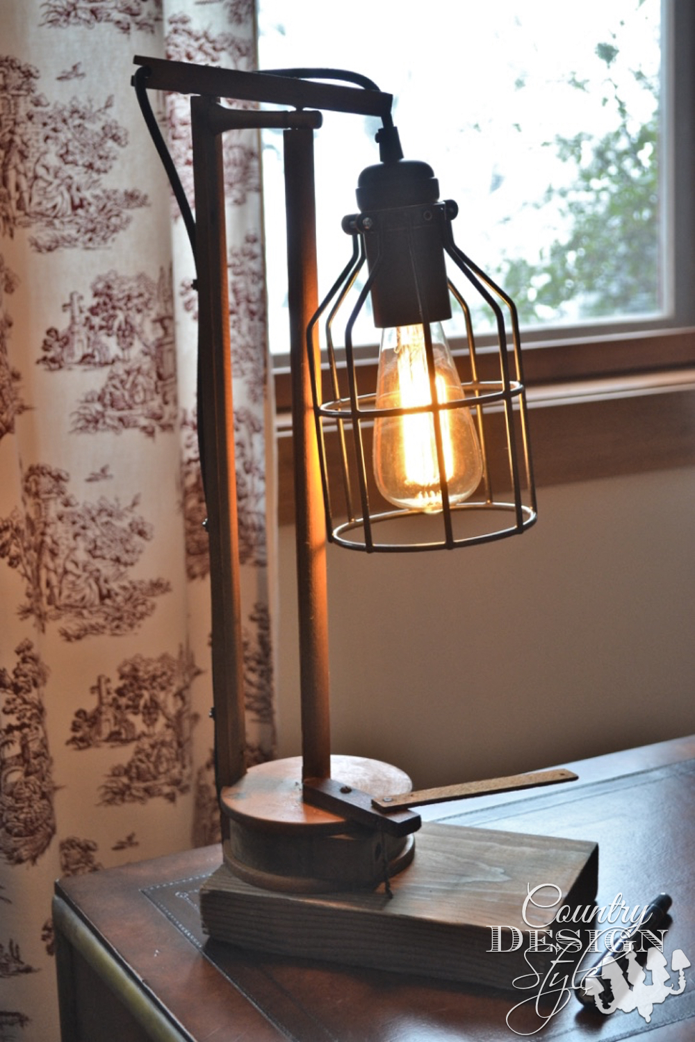 Vintage styled lamp | Country Design Style | countrydesignstyle.com