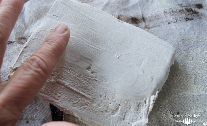 Smoothing-Plaster-of-paris-art-blocks | Country Design Style | countrydesignstyle.com