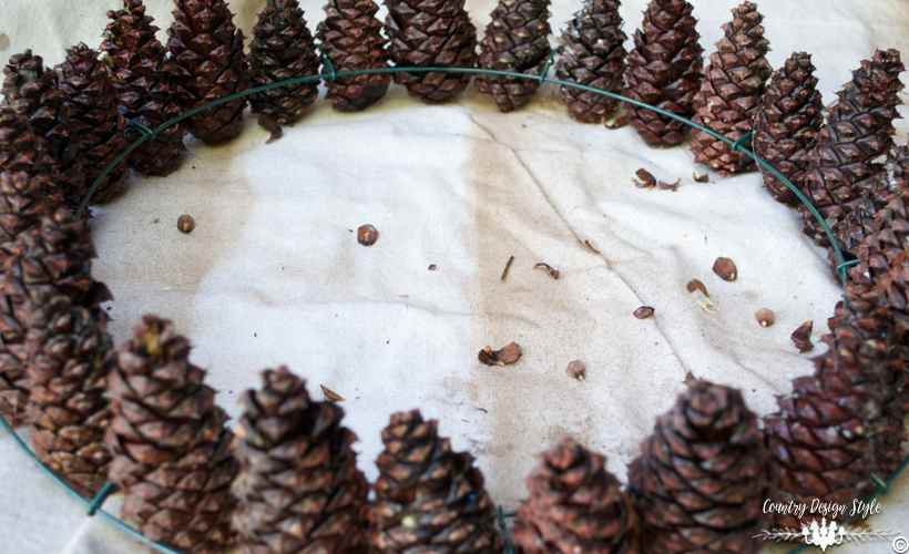 blooming-pine-cone-wreath-filled-country-design-style-countrydesignstyle-com