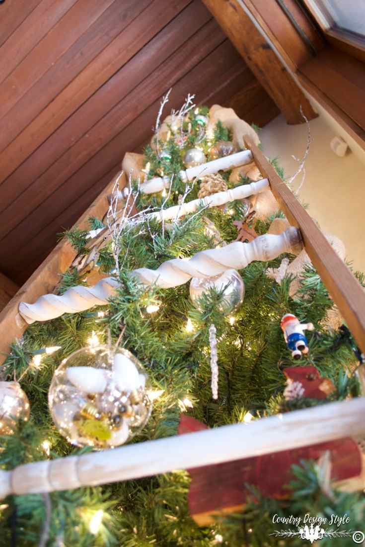 christmas-tree-ideas-ladder-to-the-top-country-design-style-countrydesignstyle-com