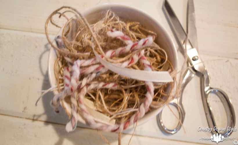 Making-a-mesh-wreath-of-twine-4 | Country Design Style | countrydesignstyle.com