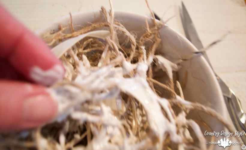 Making-a-mesh-wreath-of-twine-5 | Country Design Style | countrydesignstyle.com