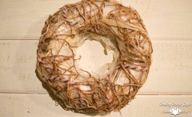 Making-a-mesh-wreath-of-twine-8 | Country Design Style | countrydesignstyle.com