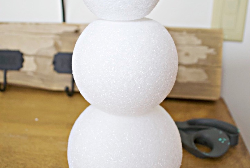 Winter Snowman stacked | Country Design Style | countrydesignstyle.com