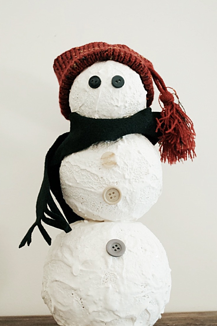 Winter snowman decor