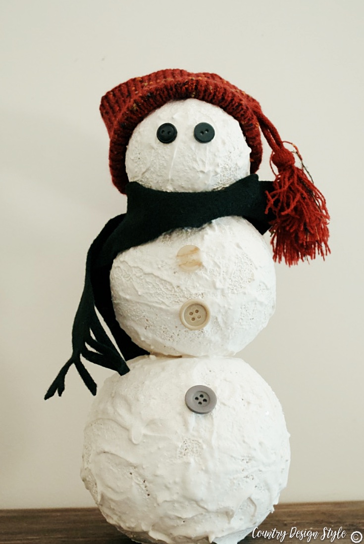 Winter snowman made with foam balls Mod Podge and Plaster | Country Design Style | countrydesignstyle.com