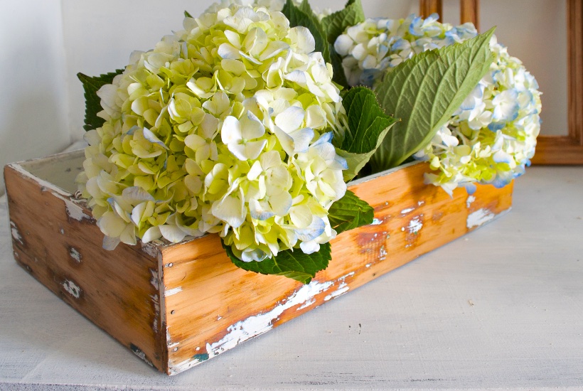 Thrift store cheap wood crates | Country Design Style | countrydesignstyle.com