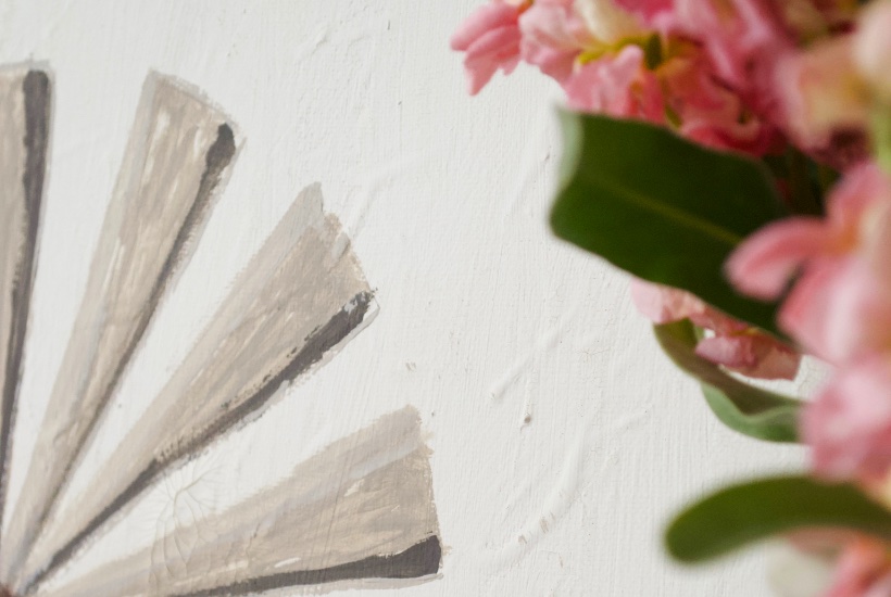 The simplest way to store craft paint & create this windmill art