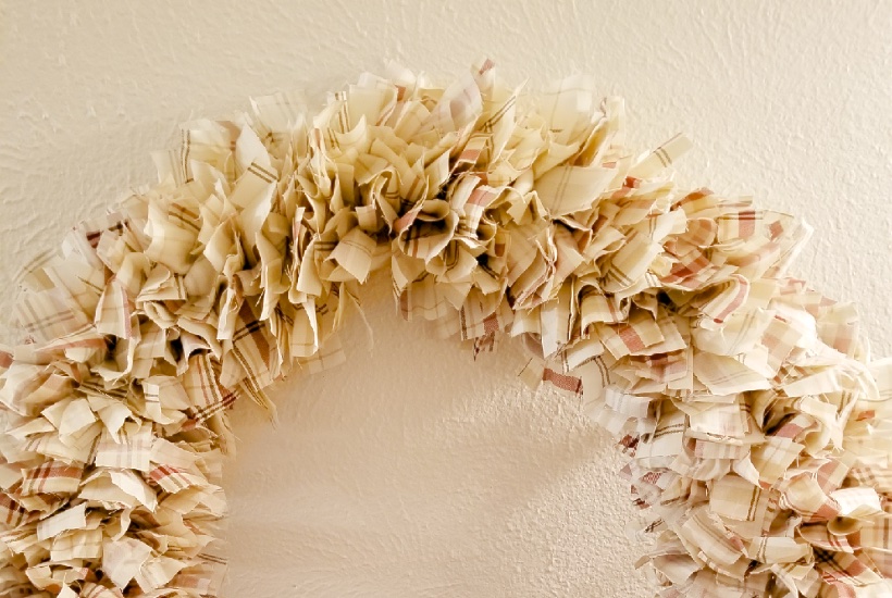Rag wreath tutorial, a DIY project from my sister