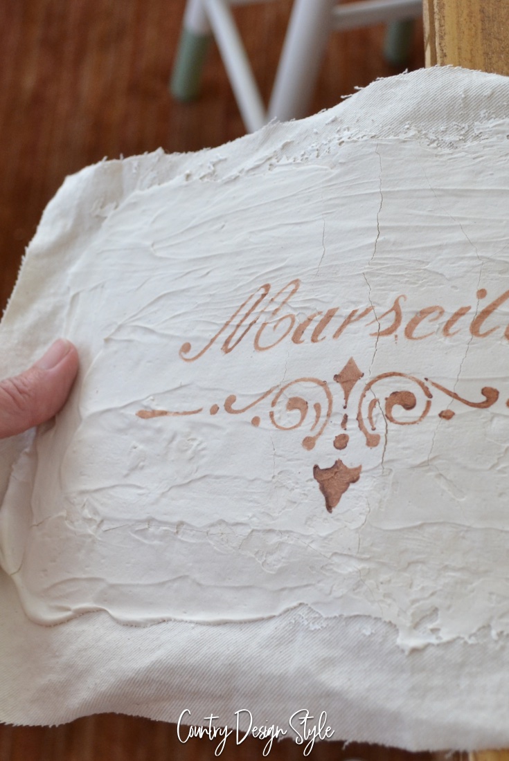 How to make a farmhouse sign with cracked plaster